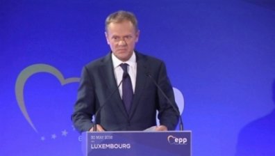 Туск към Мей за избора на Великобритания: Оставане в ЕС или твърд Brexit