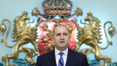 Румен Радев официално сне доверието си от правителството