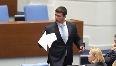 Замесиха името на Ивелин Михайлов с фирмата от трагичния инцидент в Несебър