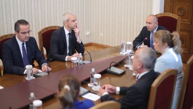 "Възраждане" и БСП при Радев, той призова да се различават желание и възможности