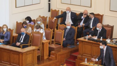 Дебат по вота на недоверие срещу правителството в Народното събрание 