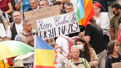 Недоволни на протест срещу Ковид-19 мерките в Германия и Швейцария