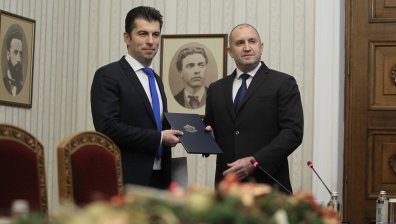 Кирил Петков взе мандат, запозна Радев с проектокабинета
