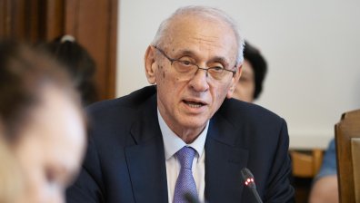 Силви Кирилов: Лъжа е, че строим златна детска болница за 1 млрд. лв.