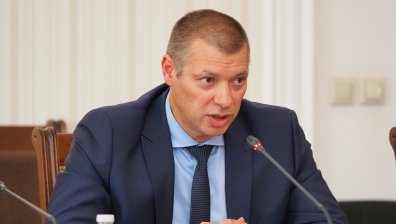 Антон Славчев: Антикорупционната комисия работи и стоя плътно зад служителите