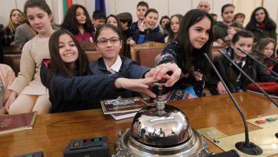 Парламентът отвори вратите си за посетители