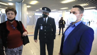 Очаква се съдът да реши за мярката на индиеца, буйствал в самолет