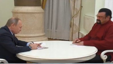 Стивън Сегал получи руски паспорт