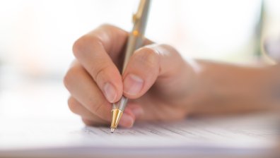 Зрелостници писаха как организмът реагира на стрес, как успешно се привличат инвестиции