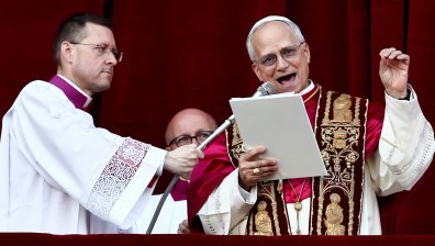 Новият папа Робърт Франсис Превост: "Господ обича всички!" (ВИДЕО)