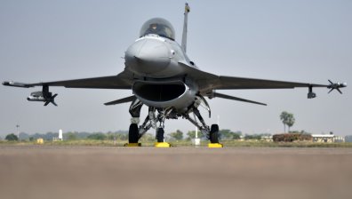 ГЕРБ обвини Радев в тайна процедура по купуването на F-16, МО отговориха категорично