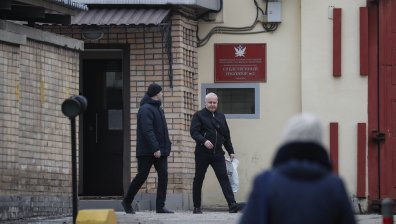 "Не губя надежда": Задържаният за шпионаж журналист изпрати писмо на родителите си