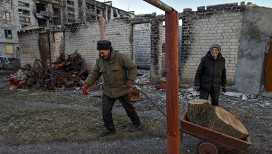 Около 10 хиляди души, включително възрастни с увреждания, живеят в потресаващи условия в Бахмут