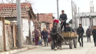 Роми пребиха военнослужещ заради забележка в пловдивско село