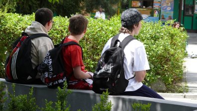 Майка и син нападнаха учител в Шуменско заради забележка