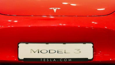 Собственик на Tesla Model 3 се оплака, че ръждясвала (+Видео)