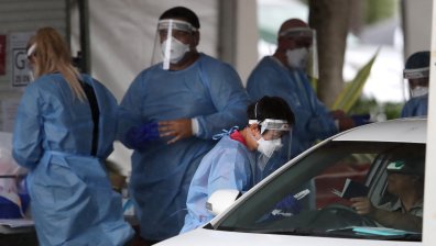 Австралия е все по-близо до пика на вълната от Омикрон