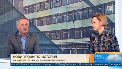 Комунизмът влиза в час! Кой ще пише новите учебници?