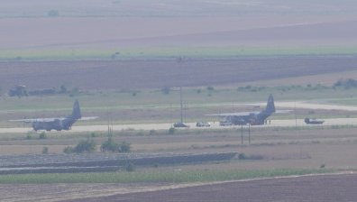 Иран: Самолетите на САЩ напуснаха България, присъствието им наруши международното право