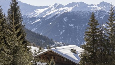 Двама катерачи загинаха и девет бяха ранени от падащи ледове в Швейцария