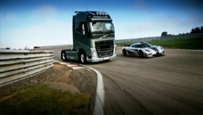 Камион Volvo FH предизвиква Koenigsegg One