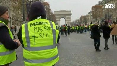 Френският парламент одобри мерки, които да успокоят "Жълтите жилетки"