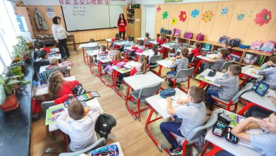 Учителите в България са мотивирани, 12% от часа отделят за проблеми с дисциплината