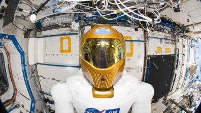 Робот иконом ще домакинства на Международната космическа станция