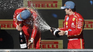 Ferrari с Шарл Льоклер и Карлос Сайнц се прицели в титлата при конструкторите