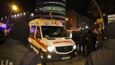 Полицай застреля двама от колегите си в Турция, други осем са ранени
