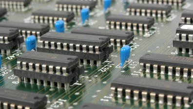 Intel умножава активите си