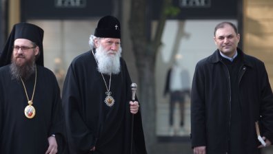 "Загубихме духовния баща на народа": Депутатите почетоха патриарх Неофит