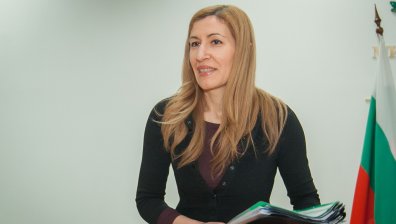 Ангелкова: Планираме на 1 юли да стартира летният сезон (+ВИДЕО)