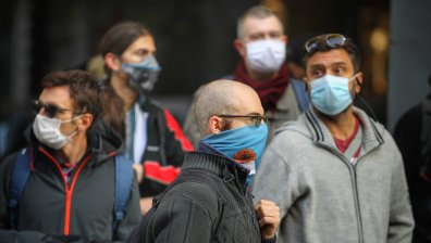 Здравната комисия реши за маските и парите за медиците след 1 април