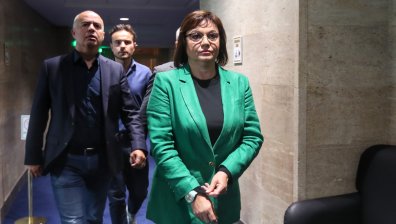 Нинова: ПП-ДБ, ГЕРБ и ДПС загубиха мнозинството, защото Рашков гласува против безумията