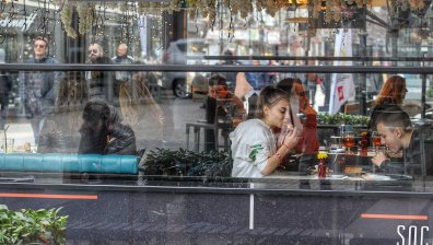 Отменени резервации и недоволство заради новите мерки в София