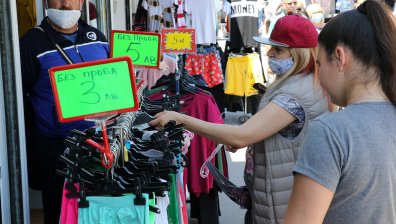 Хванаха стоки менте на пазара в Димитровград, двама опитаха да внесат 50 кг пилешко от Турция