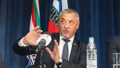 Симеонов няма намерение да подава оставка, коалицията го задължила да е вицепремиер