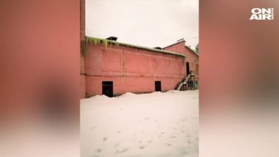 Необичайно явление: Зелен лед покри руско градче в Уралските планини