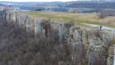 22-годишен мъж загина след падане от крепостта "Овеч" в Провадия