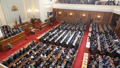 Мъките на едни депутати в избора на шеф на НС: Хаплив език между БСП и ГЕРБ