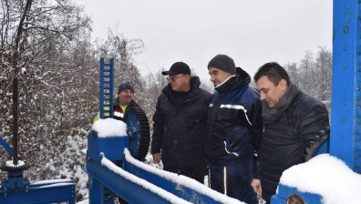 Заради силните валежи: Започна контролирано изпускане на яз. "Студена"