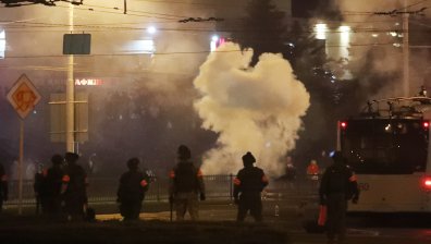 И в Минск безредиците продължават, взривно устройство уби демонстрант