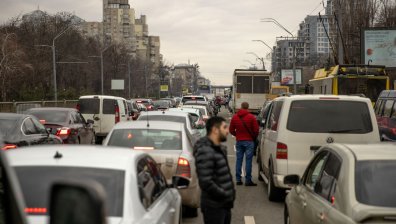 Киев е обхванат от страх: Метрото стана най-голямото бомбоубежище