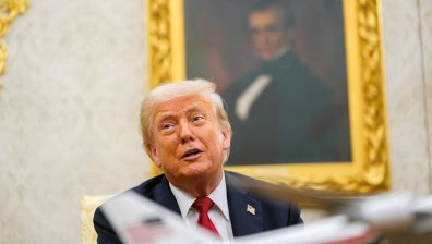 Тръмп намери формулата да снабдява Украйна с оръжия, да не плаща и да печели милиарди