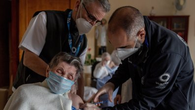 Рекорд в Испания: Поставиха 611 000 дози ваксини за ден