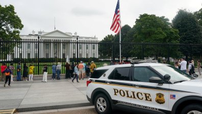 Убийството на Чарли Кърк разгневи Тръмп, издирват килъра на активиста