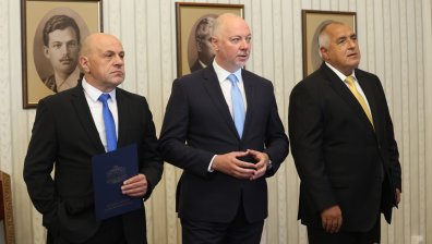 Само ДПС подкрепя проектокабинета "Желязков", гласовете им не стигат при 240 в зала