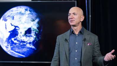 18-годишен ще придружава Безос в Космоса, Дамен е най-младият човек, който ще излети