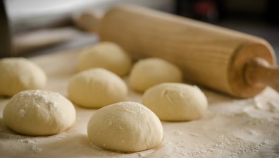 Коя е хитрината, която да използвате за винаги бухнало тесто?